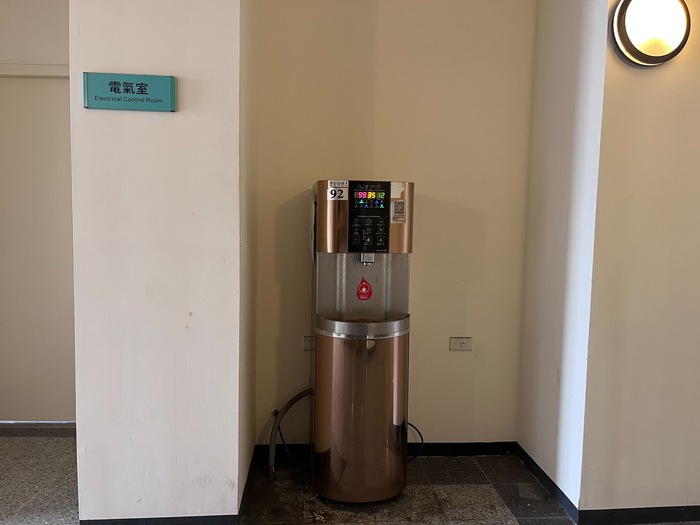 每層樓飲水機圖片